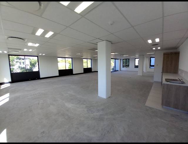 249M² OFFICE TO LET IN FOURWAYS